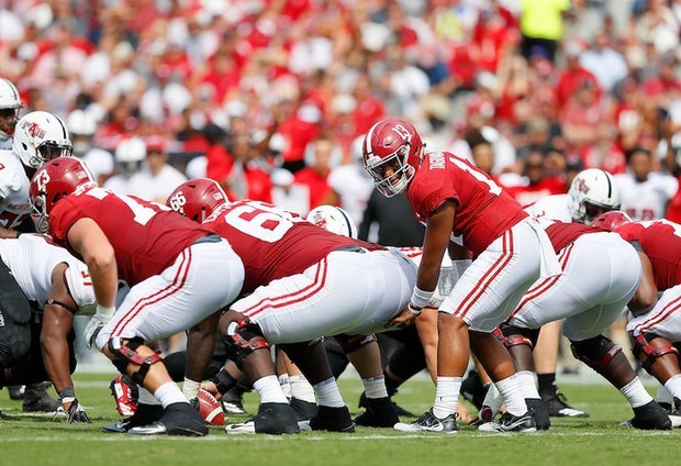 Alabama QB Tua Tagovailoa sprained ankle vs. Georgia